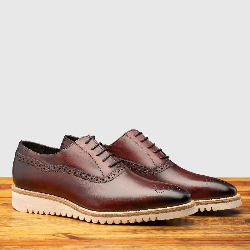 Men's leather Oxford shoes with a plain toeCalzoleria Toscana Onice Two-Piece Oxford -Q548