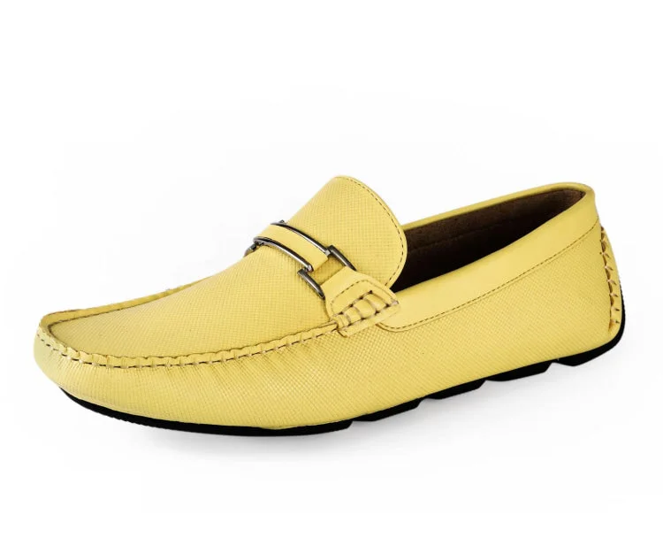 Men's loafers with a rubber sole for durabilityBriggs Yellow