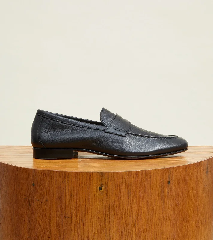 Men's loafers with a pointed toe for a stylish appearanceEdward