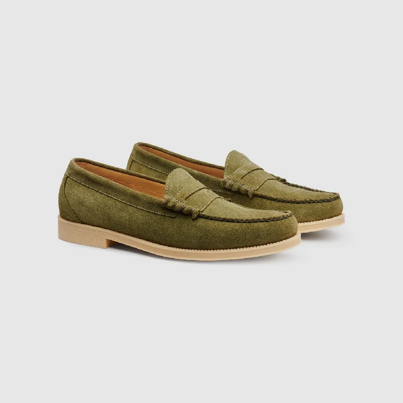 Men's loafers with a leather lining for comfortMENS LARSON EASY OILED SUEDE WEEJUN LOAFER