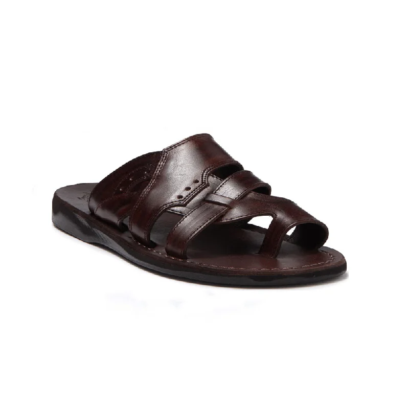 Men's sandals with a buckle closureAron - Leather Lightweight Sandal | Brown