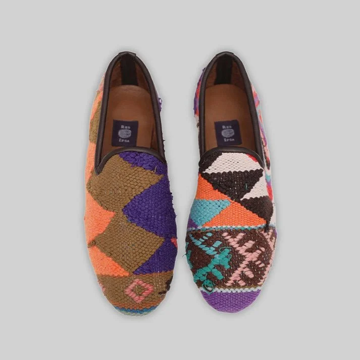 Men's loafers with a pointed toe for a stylish appearanceMen's Kilim Loafer Size 7