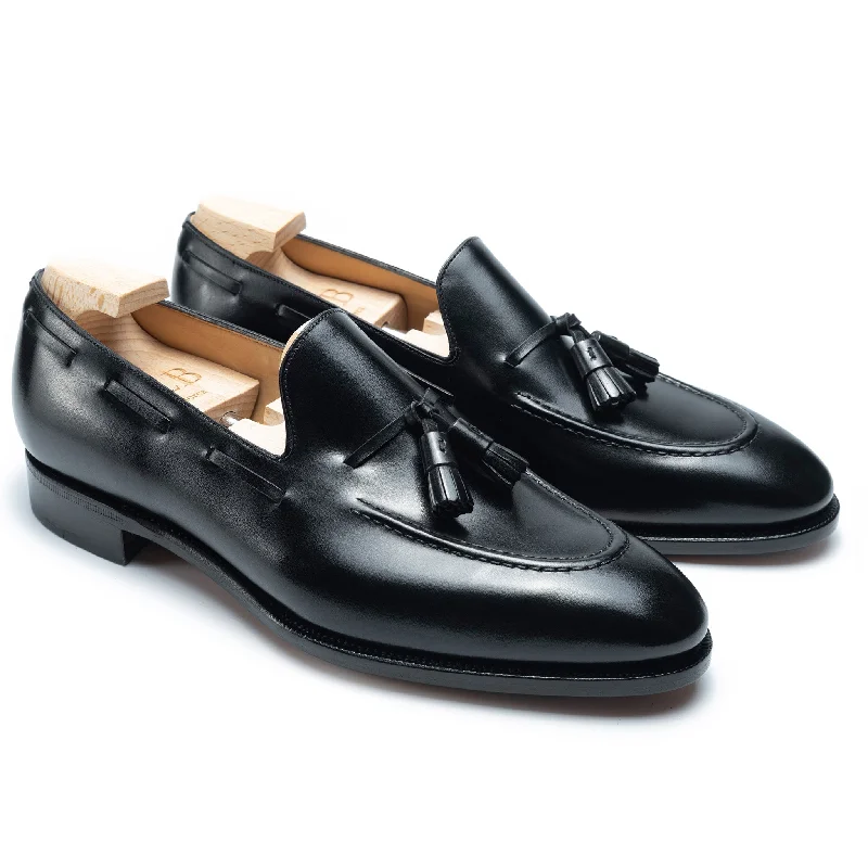 Men's loafers with a perforated leather upper for ventilation144 ARTISTA