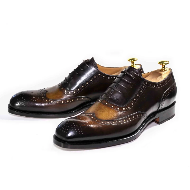 Men's Oxford shoes with a padded insole for all - day comfortUgo Vasare H and H Wingtip Oxford