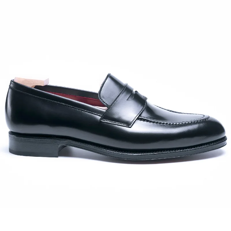 Men's loafers with a rubber sole for durability520 CORDOVAN