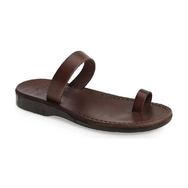 Men's sandals with a stretchy strap for a better fitEden - Leather Toe Ring Minimalist Sandal | Brown