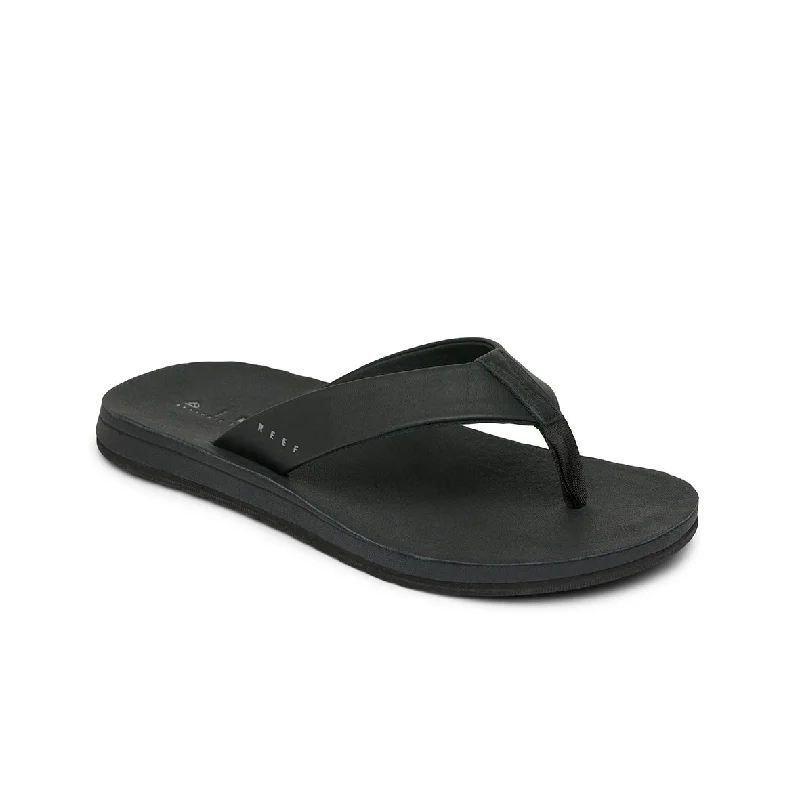 Men's sandals with a flexible sole for easy movementMens Ojai Classic - Black