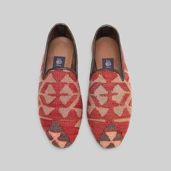 Men's loafers with a moc - toe designMen's Kilim Loafer Size 9