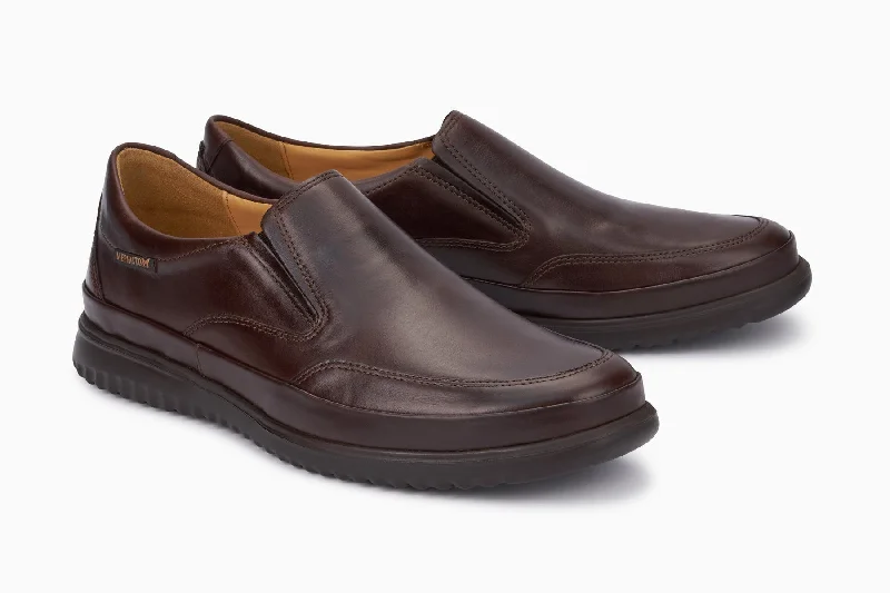 Men's loafers with a decorative buckleMephisto Twain