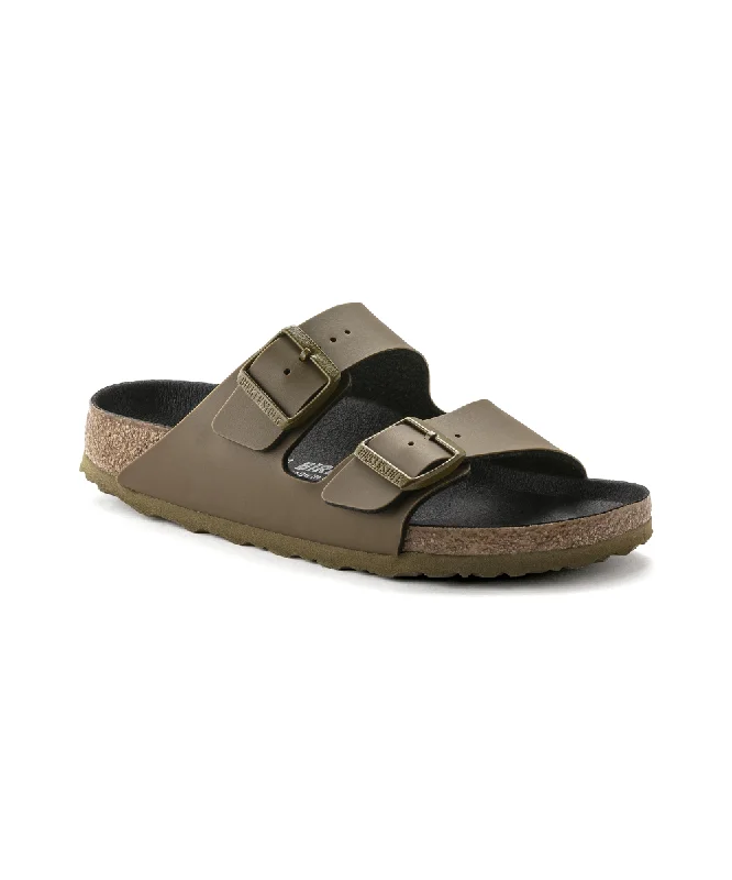 Men's sandals with a stretchy strap for a better fitBIRKENSTOCK ARIZONA NARROW FIT IN PINE GREEN