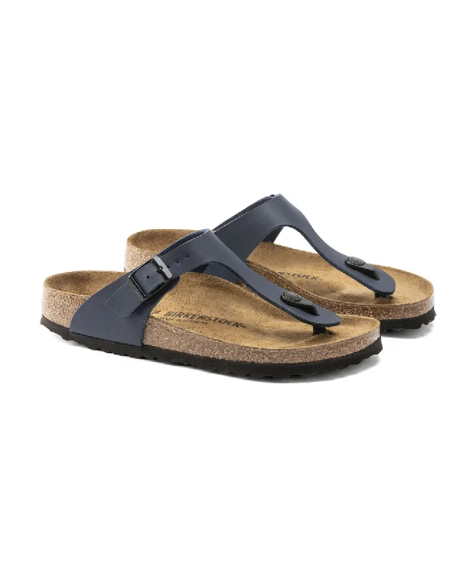 Men's sandals with a perforated leather upper for ventilationBIRKENSTOCK GIZEH REGULAR FIT