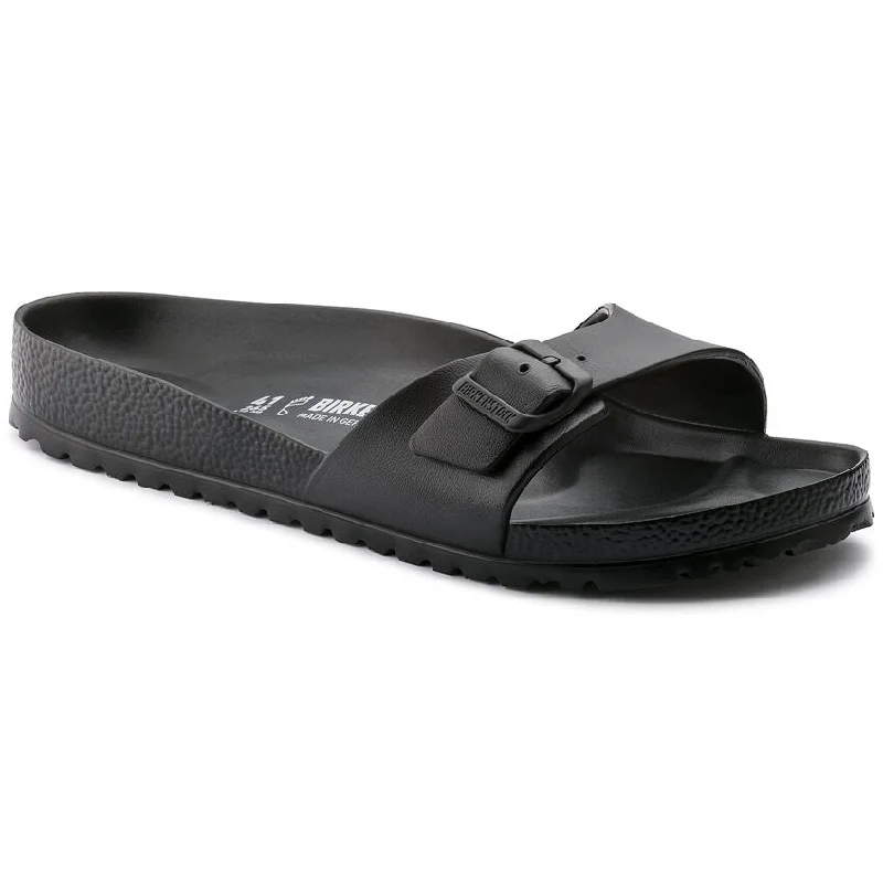 Men's sandals with a flexible sole for easy movementBIRKENSTOCK MADRID ESSENTIALS IN BLACK