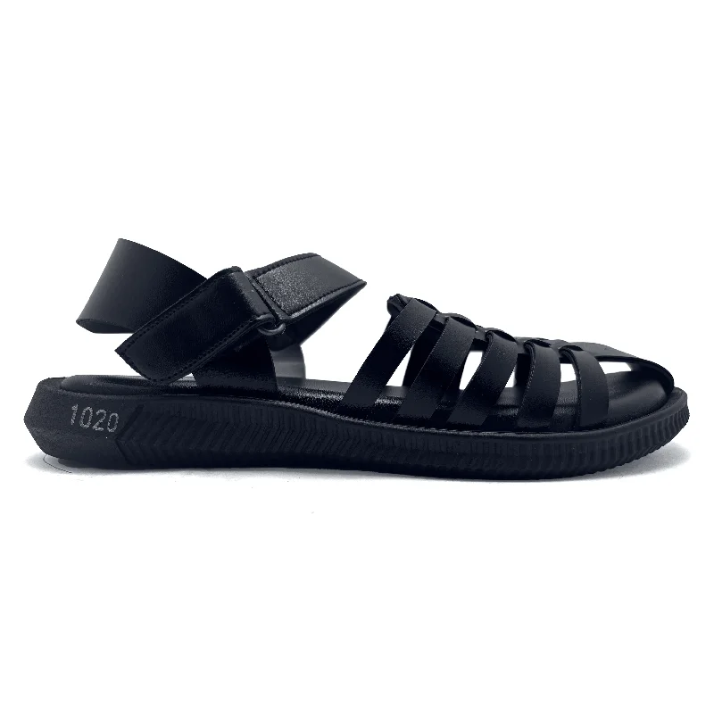 Men's sandals with a perforated leather upper for ventilationBlack Casual Sandal