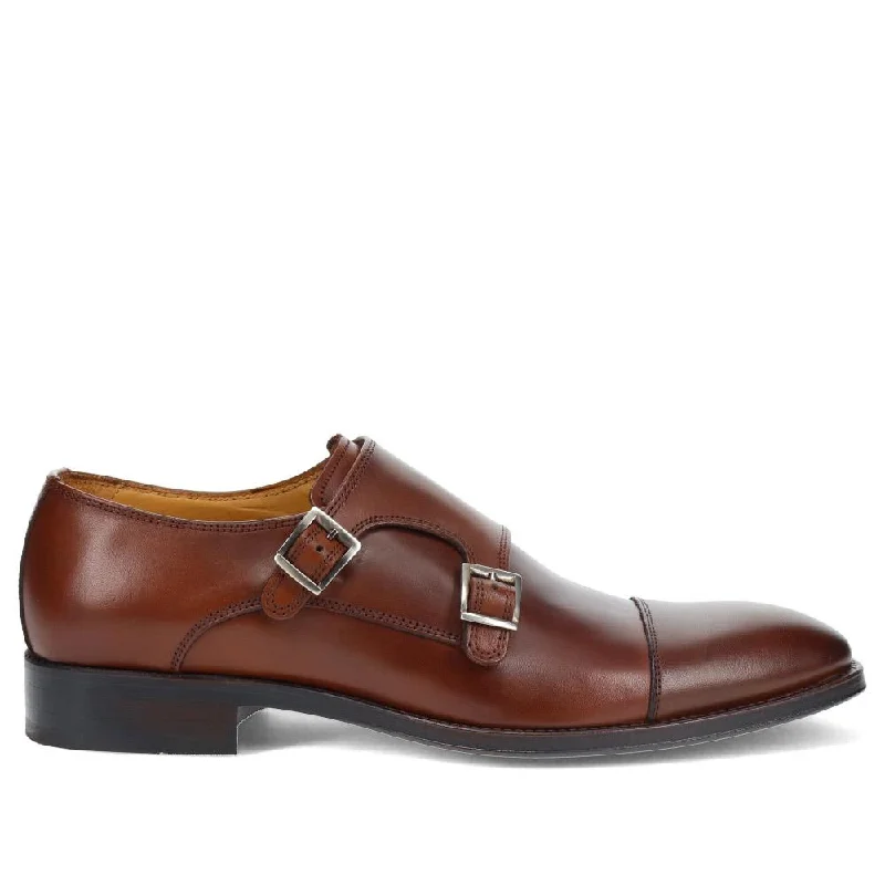 Men's sandals with a stretchy strap for a better fitChadwick Leather Buckled Shoes  - CHADWICK / 326 188