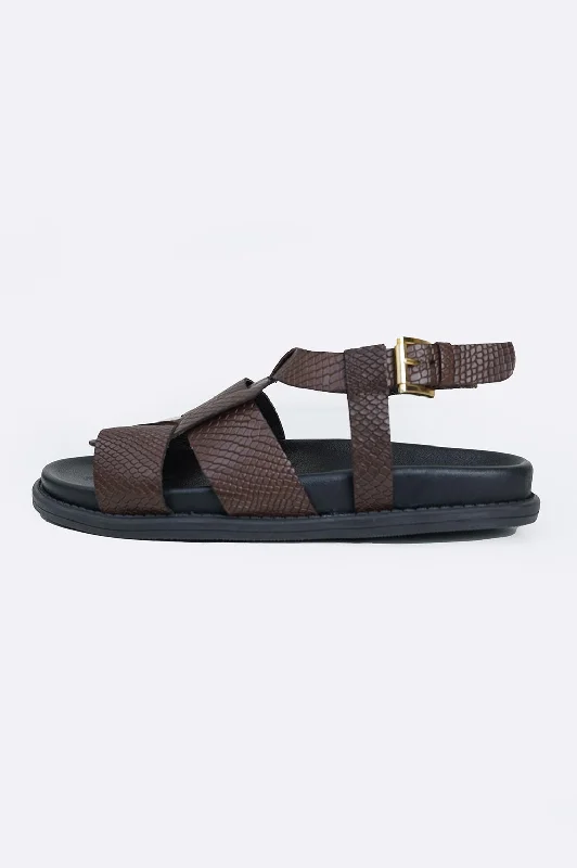 Men's sandals with a contrast stitching detailLEATHER SANDALS