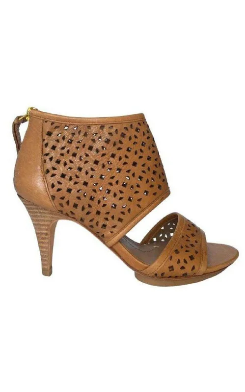 Men's sandals with a perforated leather upper for ventilationMa-Helena Peep Toe Leather Sandal Shoes