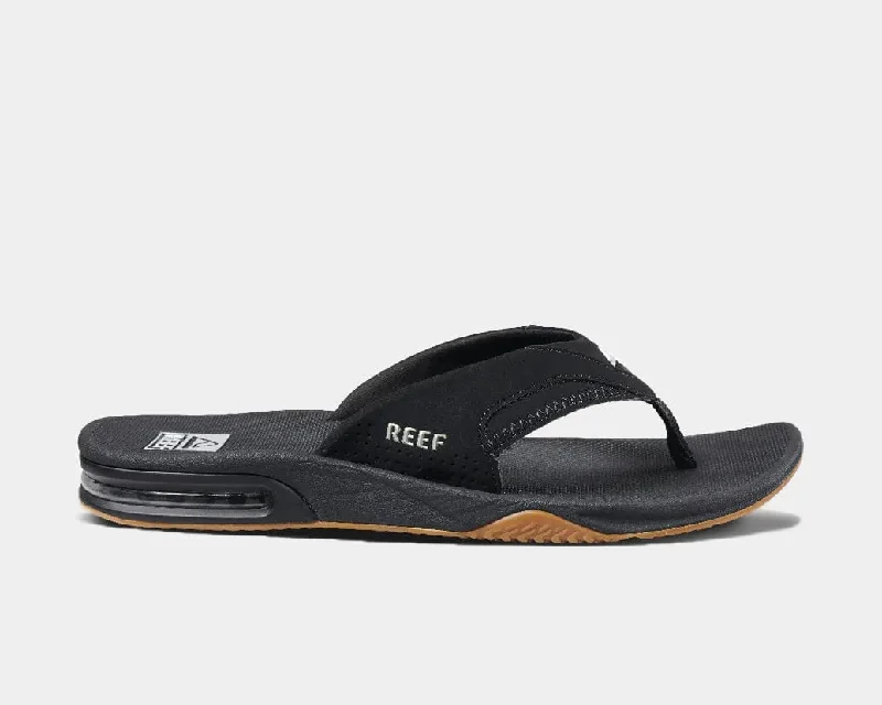 Men's sandals with a decorative buckle or charmFanning Flip Flops