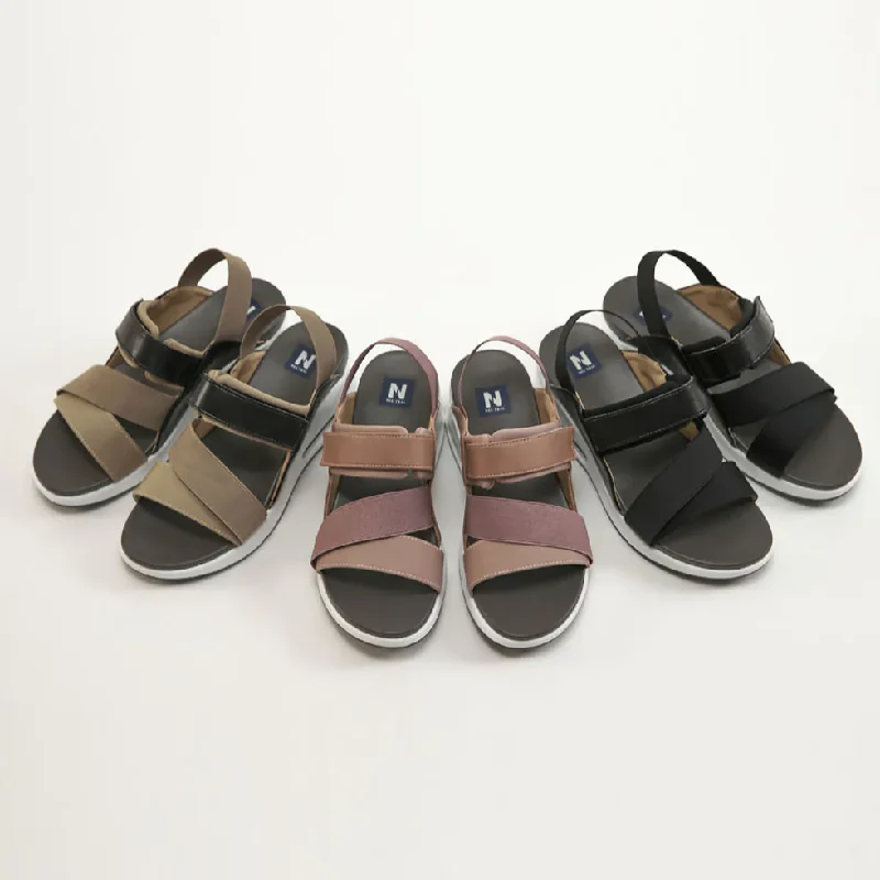 Men's sandals in a neutral color like black or brownTU1202 萊卡鬆緊帶健走氣墊涼鞋