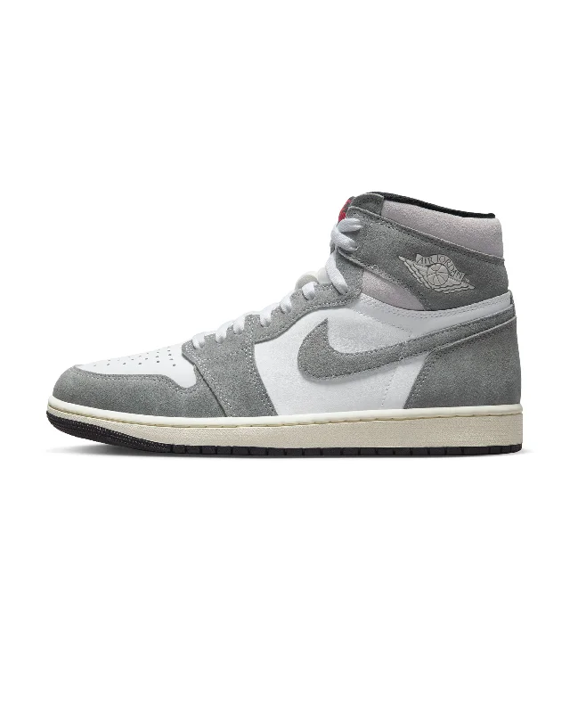 Men's minimalist sneakers with a simple designAir Jordan 1 Retro High OG - Black / Fire Red / White / Lt Smoke Grey