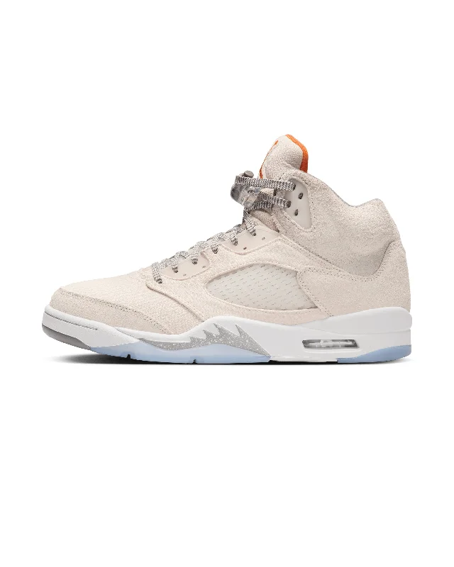 Men's breathable mesh running sneakers with reflective detailsAir Jordan 5 Retro SE Craft - Light Orewood Brown / Safety Orange / Flat Pewter