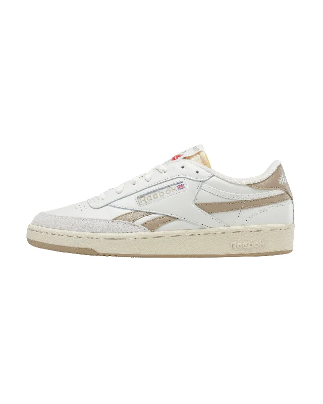 Men's retro - inspired basketball sneakers with a high - top designClub C Revenge Vintage - Chalk / Boulder Beige