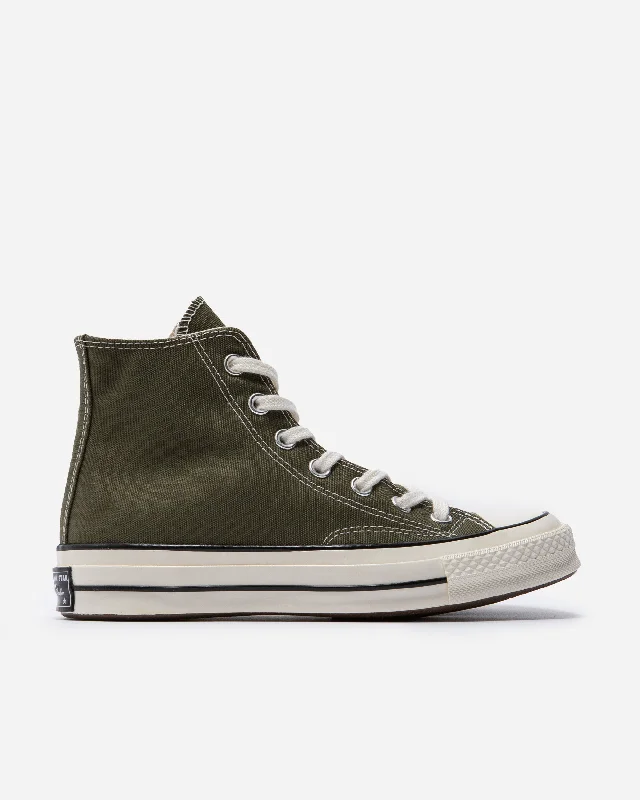 Men's fashion - forward sneakers with a unique tongue designChuck 70 Hi