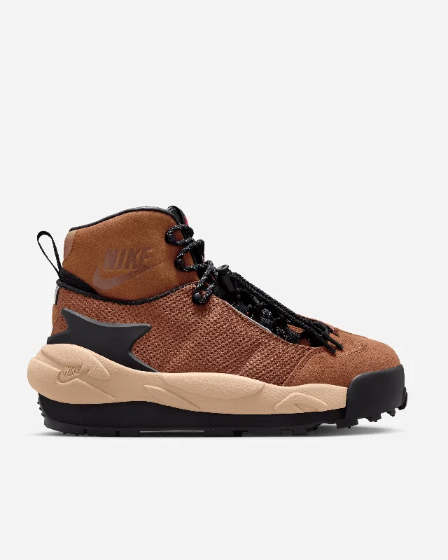 Men's waterproof hiking sneakers with a Gore - Tex liningNike x Sacai Magmascape